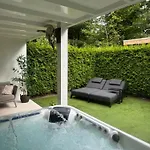 Apartament Wellness Met Sauna En Jacuzzi