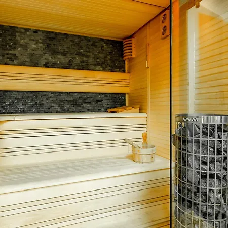 Apartment Wellness Met Sauna En Jacuzzi Tiel
