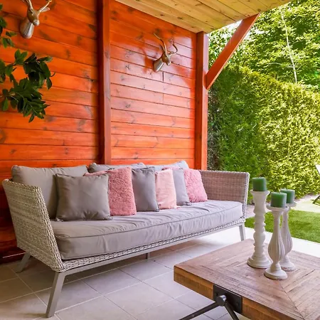 Wellness Met Sauna En Jacuzzi Tiel