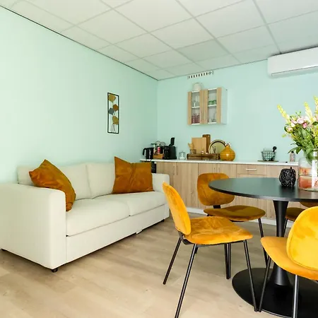 Wellness Met Sauna En Jacuzzi Apartman *