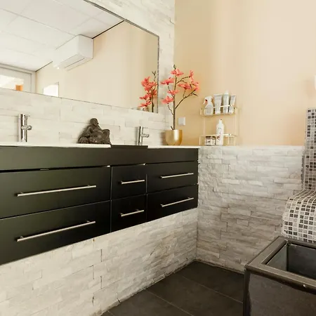 Wellness Met Sauna En Jacuzzi Appartamento Tiel