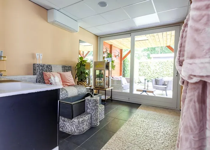 Wellness Met Sauna En Jacuzzi Apartamento *